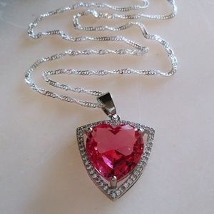 Sale 🎉Beautiful heart necklace
